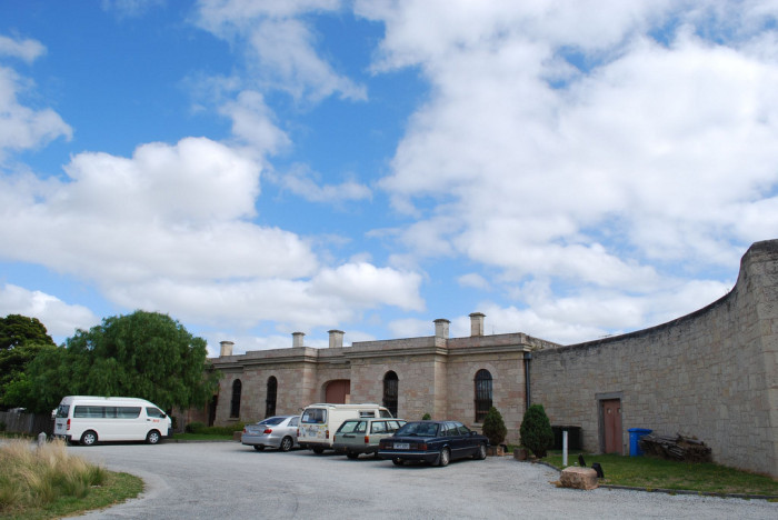 4247337072_d01f82eef4_b_south-australia-hostel
