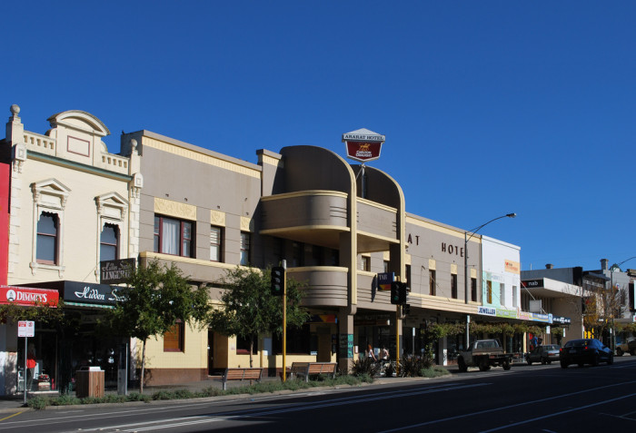 5671358379_d4de99343d_b_ararat-victoria